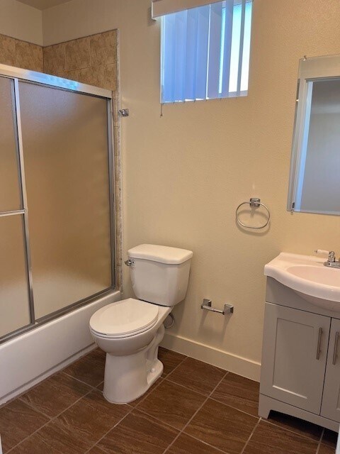 Building Photo - 154 E 99th St