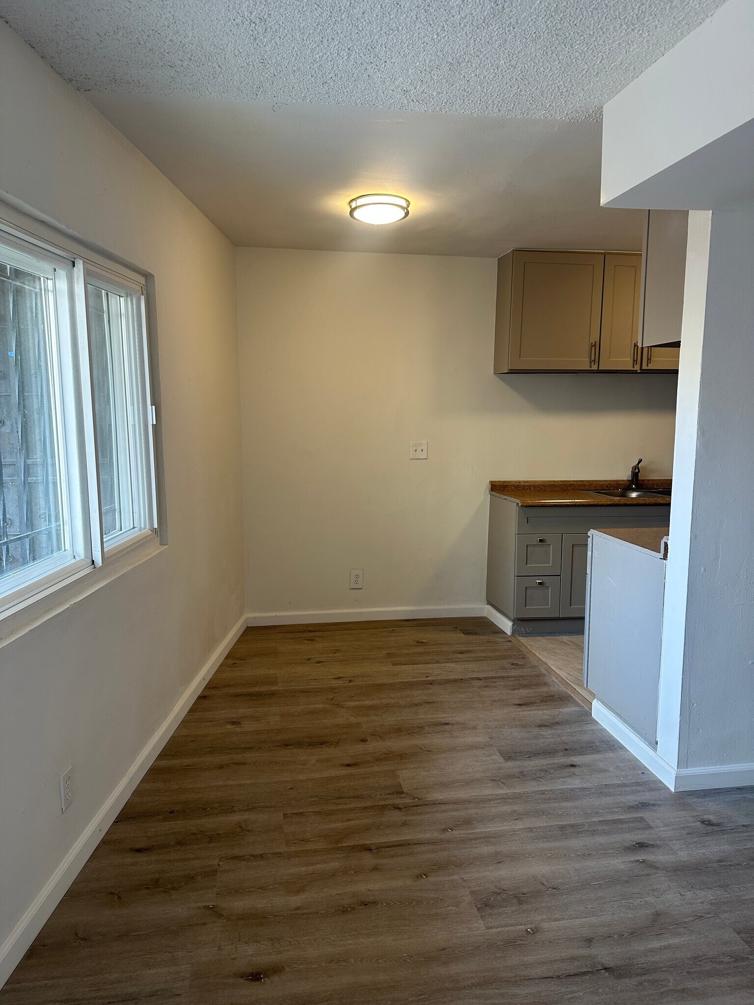 Building Photo - 1317 W 97th St