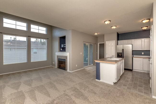 Building Photo - Low Maintenance Living 2 Bedroom Condo, Du...