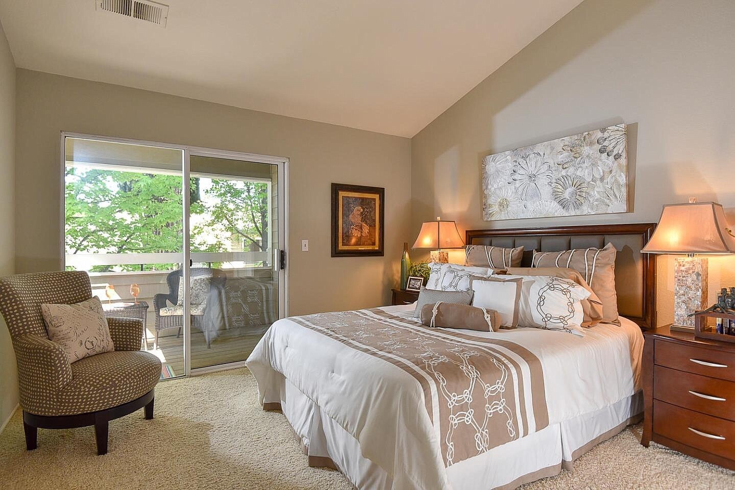 Building Photo - 1711 Parkview Green Cir