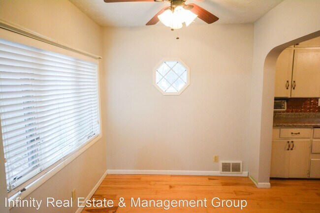 Building Photo - 3 br, 1.5 bath House - 1106 9th Ave SW