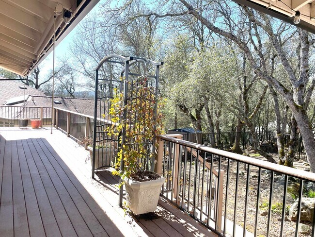 Building Photo - 3 bedroom, 2 bath home in Lake Wildwood, P...