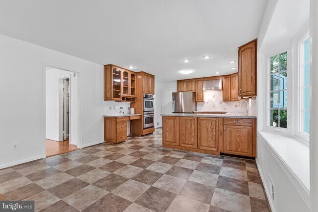Building Photo - 7730 Falstaff Rd