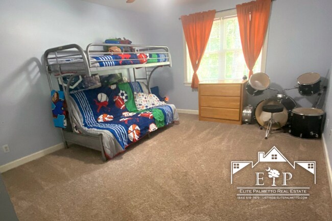 Building Photo - Beautiful Brick Home for Rent – Spacious, Bright & Welcoming