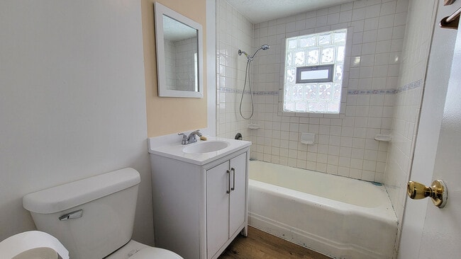 Building Photo - 2701 Wilshire Blvd