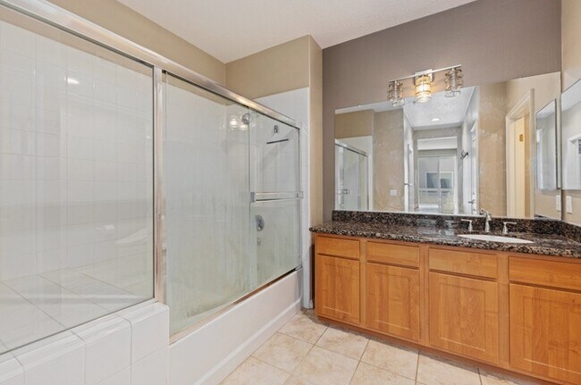 Building Photo - Richmond