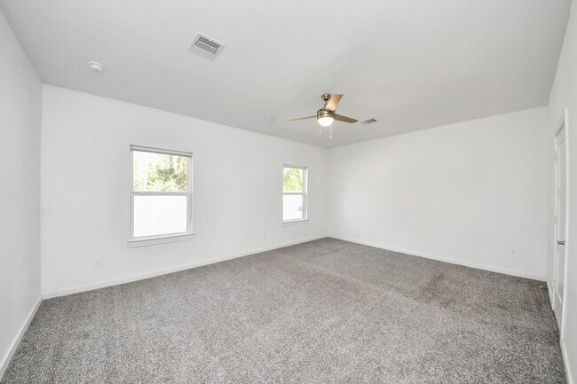 Building Photo - 10438 Plateau Pt Trl