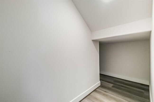 Building Photo - 340 Cavil Barrier Ln