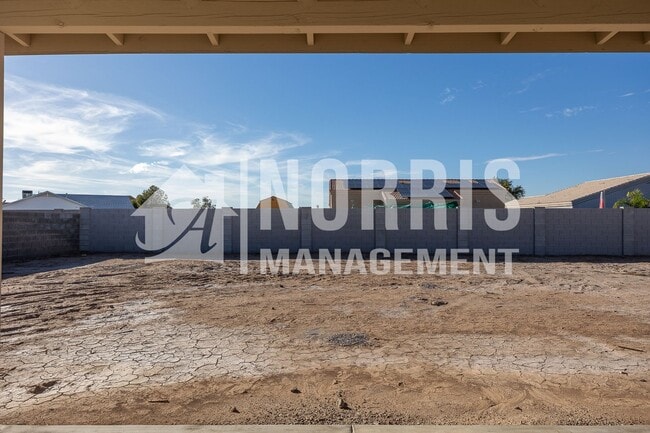Building Photo - NEW Home Located Near the Golf Course