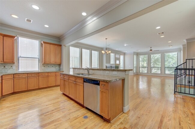 Building Photo - 1706 McDonald St