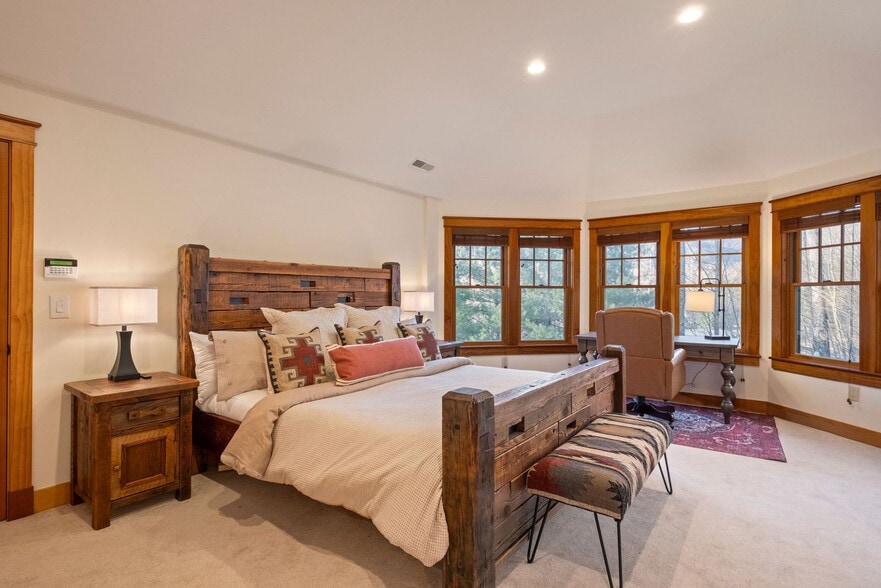 Building Photo - 20 Yellow Birch Cir