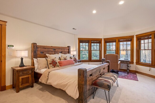 Building Photo - 20 Yellow Birch Cir