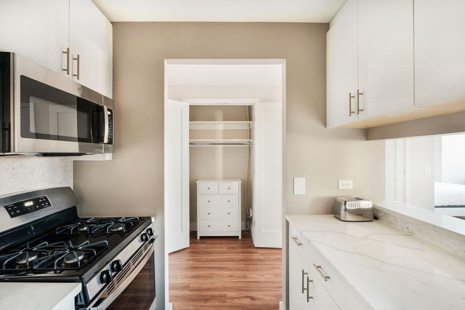 Building Photo - 179 E 94th St