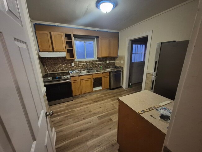 Building Photo - 460 Stuart St