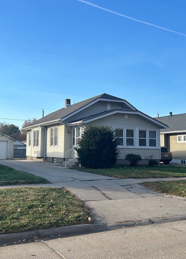 Building Photo - 2505 Ave F