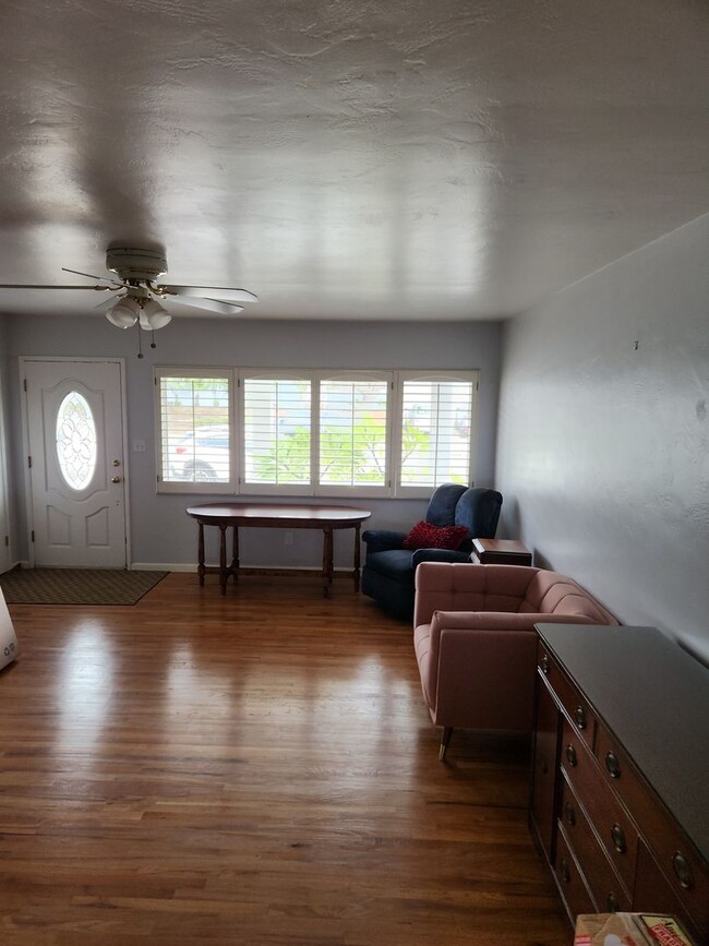 Building Photo - College Area Home, 3bd 2bath 1850Sqft, 2ca...