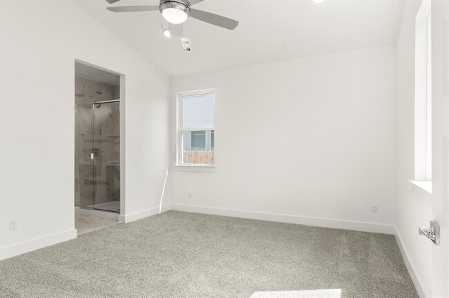 Building Photo - 1012 Yaupon Holly Dr