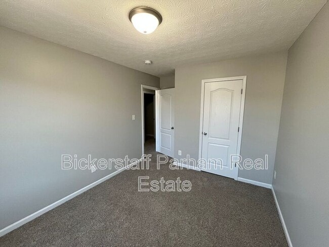 Building Photo - 410 26th Ct