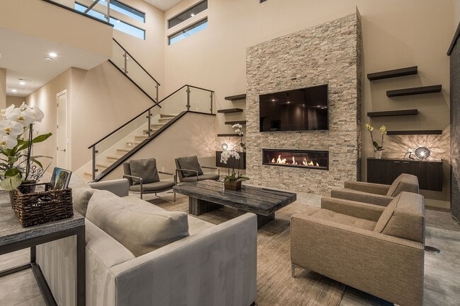 Building Photo - Luxury Home located in The Ridges of Summe...