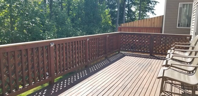 Building Photo - Move in Ready! - Tumwater Hill home with 3...