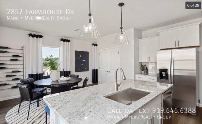 Building Photo - 2857 Farmhouse Dr