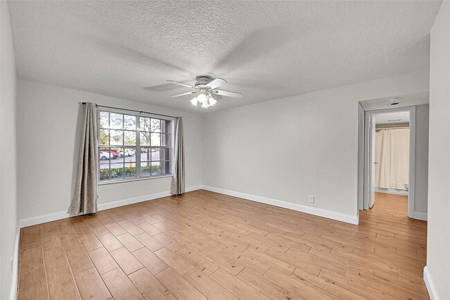 Building Photo - 428 NW 70th Ave