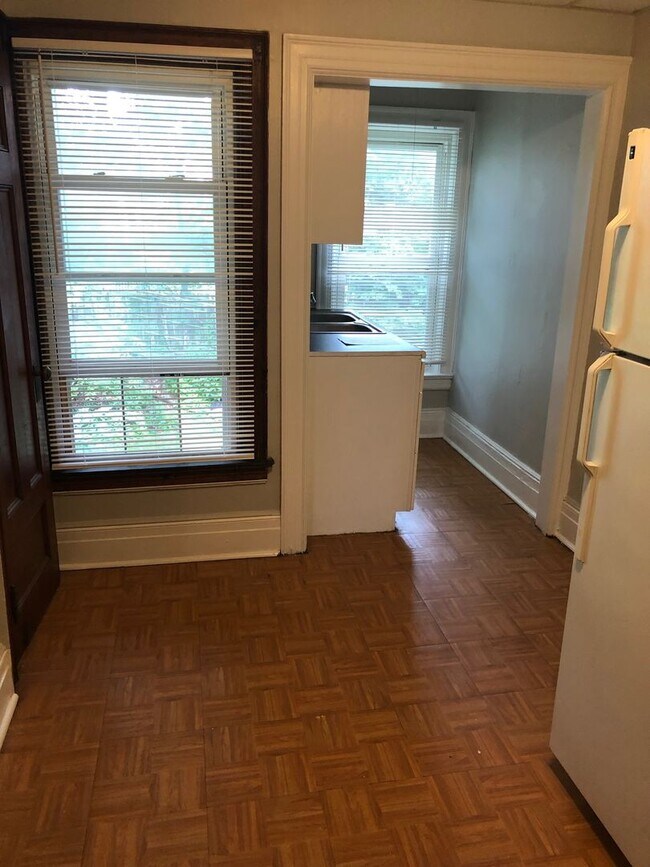 Building Photo - 291 Pearl St | Apt B | 2 BD/1 BA | Great L...