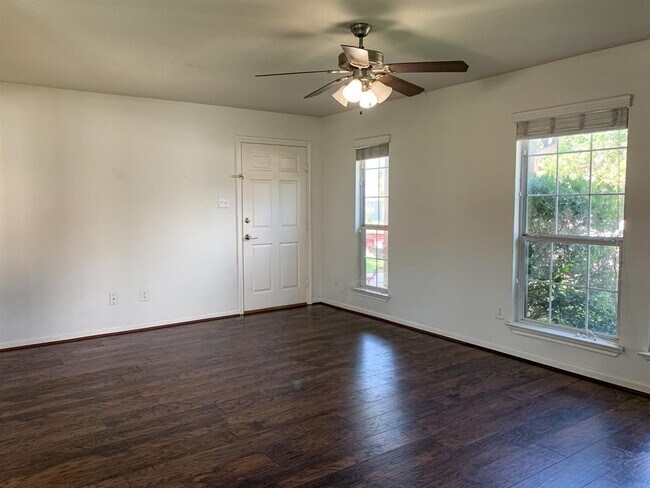 Building Photo - 605 Wades Way