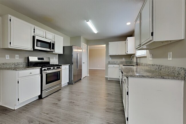 Building Photo - 2203 Pincher Creek Dr