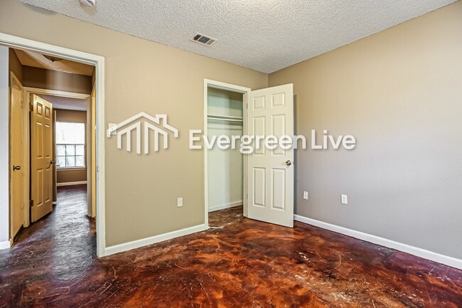 Building Photo - 2906 Elam St