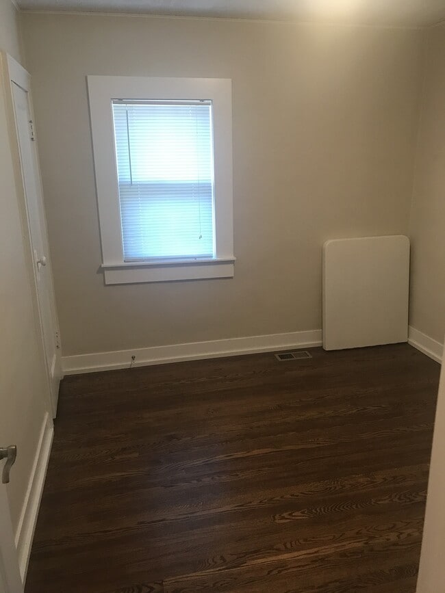 Building Photo - Beautiful House in The Benson Area! Large 2 car Garage!