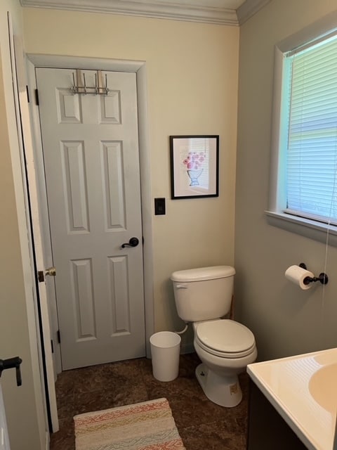 Building Photo - 905 Louisville St