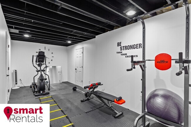 Building Photo - 944 Wellesley Pl Dr