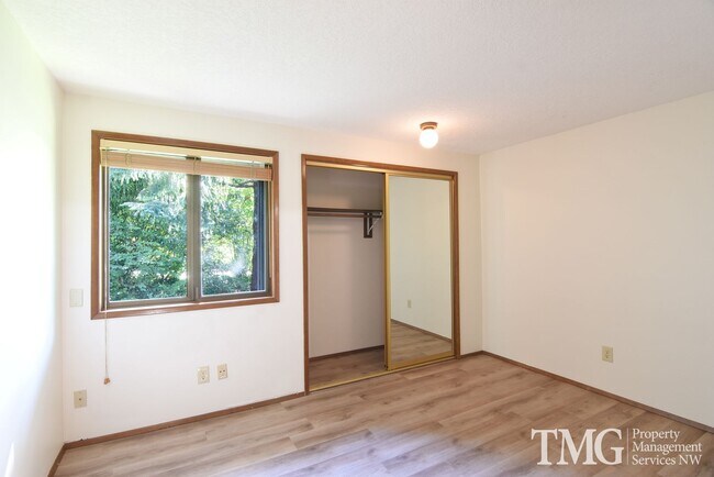 Building Photo - 4075 Jefferson Pkwy