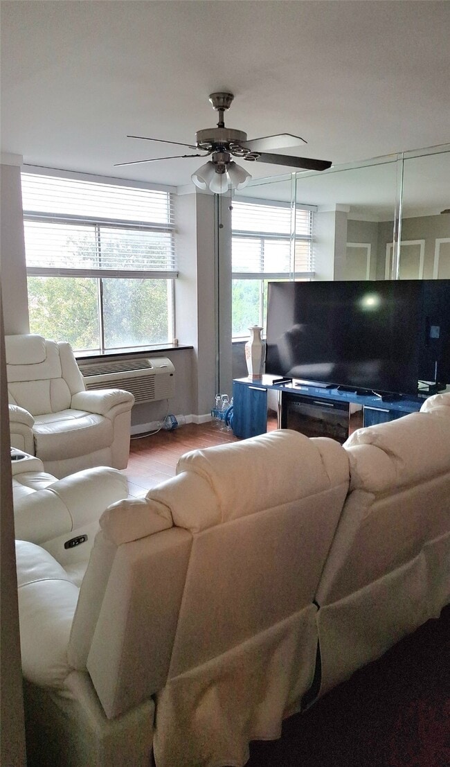 Building Photo - 7510 Hornwood Dr