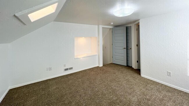 Building Photo - 8401 Azurewood Dr