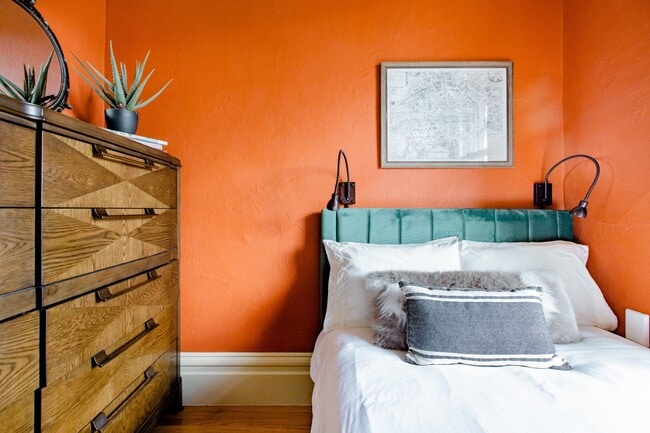 main floor bedroom 2, full size bed - 1530 Fulton Street