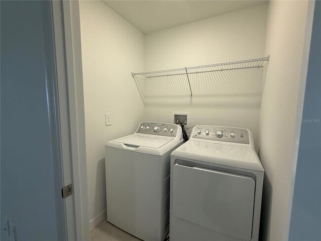 Building Photo - 10232 Trumpet Honeysuckle Wy