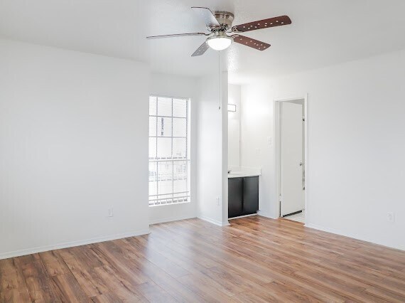 Building Photo - 8323 Wilcrest Dr