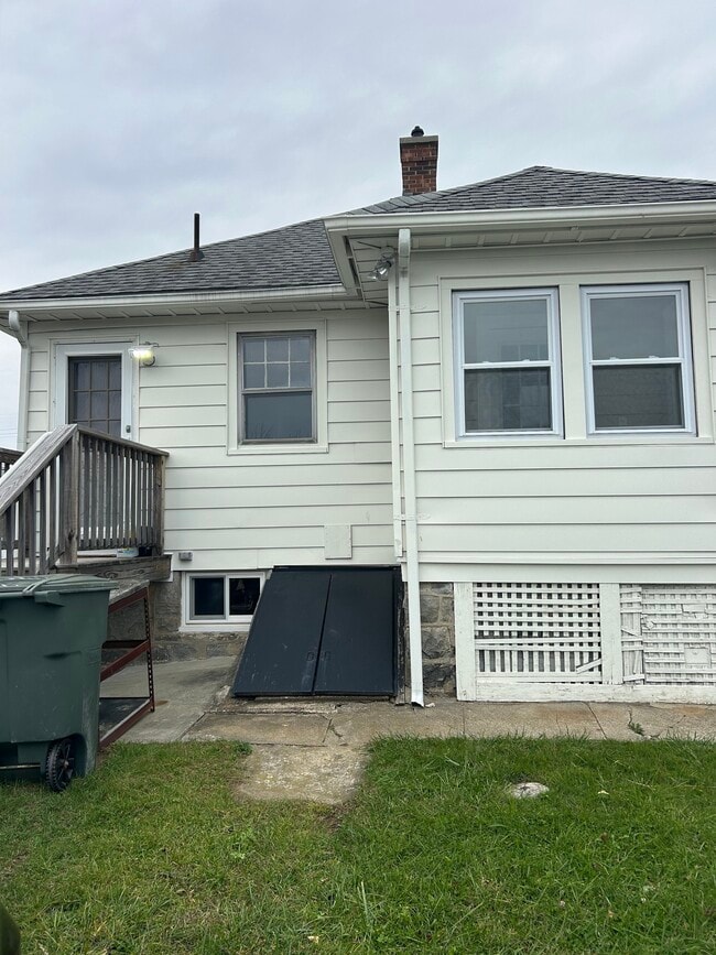 Building Photo - 14 Denison Ave