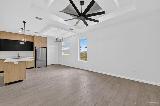 Building Photo - 17 Monaco Dr
