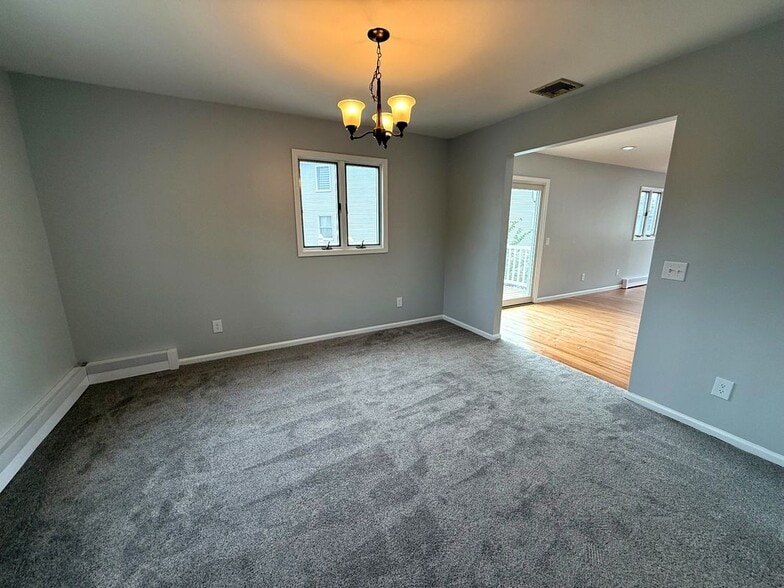 Building Photo - 44 Willow Wood Ct