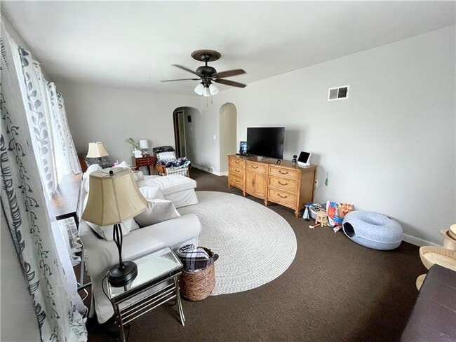 Building Photo - 454 Franklin St