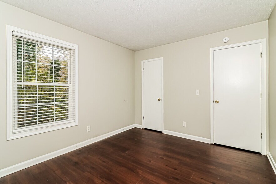 Building Photo - 770 Dover St