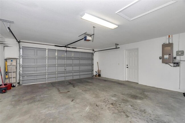 Building Photo - 2022 NW 58th Ct