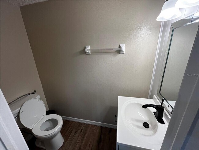 Building Photo - 8526 HUNTERS KEY Cir