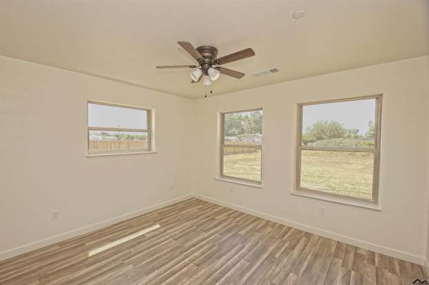 Building Photo - 8435 Buena Vista Ave