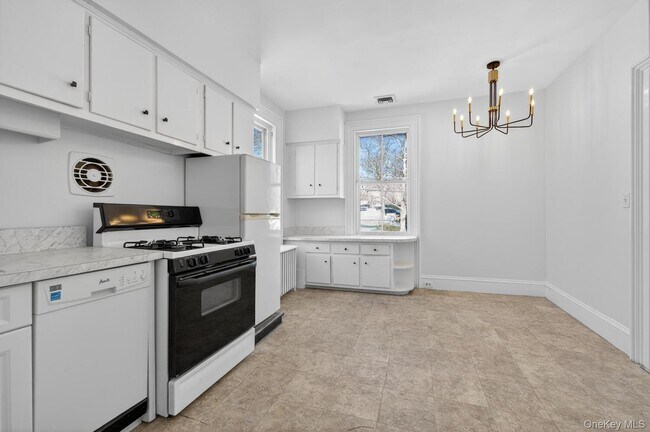 Building Photo - 4 Parkview Ter