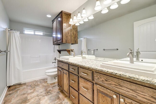 Building Photo - 3813 Kangaroo Ct