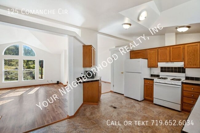 Building Photo - 125 Comanche Cir